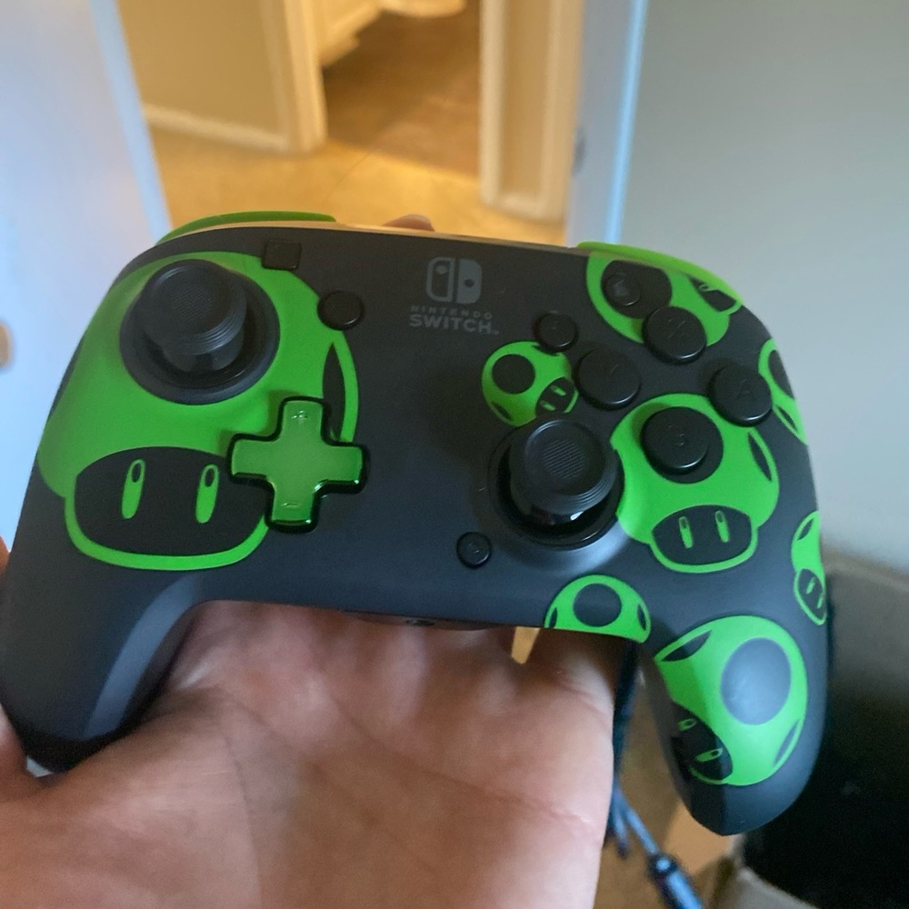 Nintendo switch controller - Picture 2 of 4